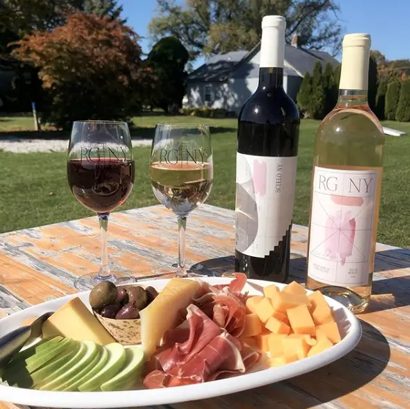 li winery wine and cheese